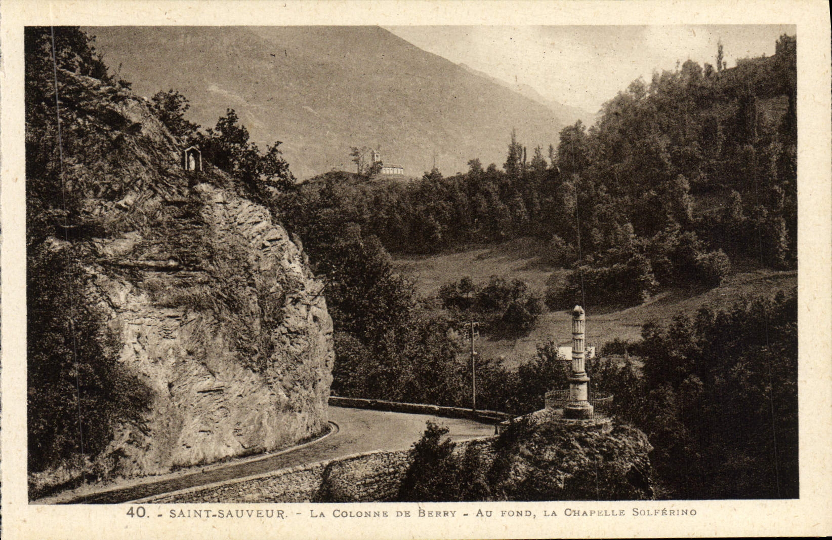 CPA Saint Sauveur La Colonne De Berry Au Rond La Chapelle Solferino