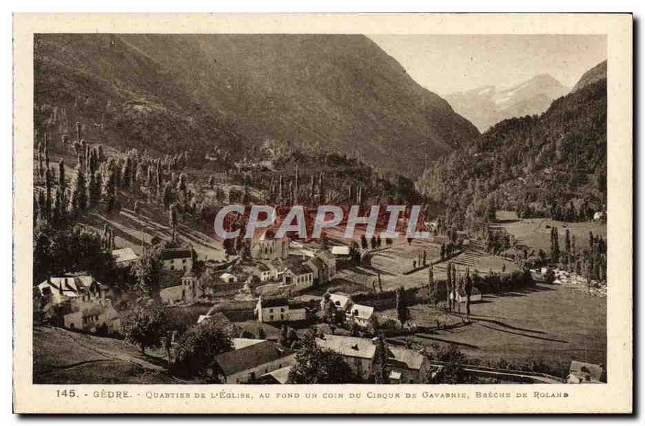 Gédre - Quartier de l'Église, au fond un coin du cirque de Gavarnie, brèche de Roland