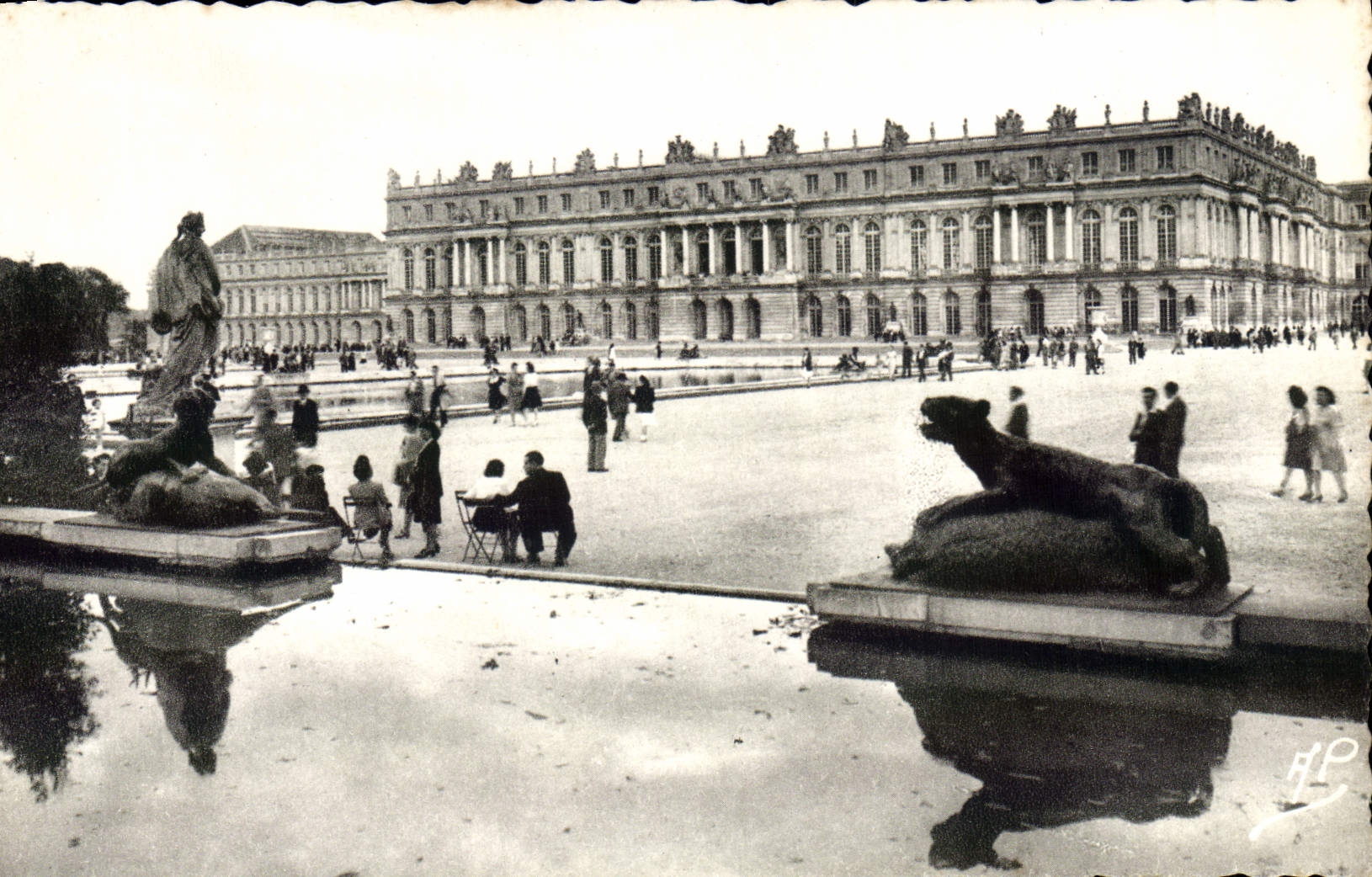 Versailles — Façade sur le parc — Éditions A.P. & O.