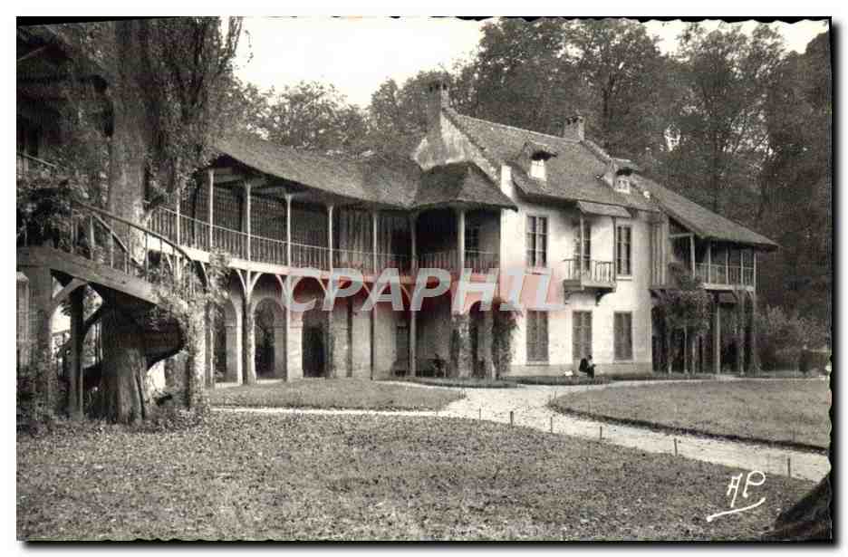 CPA Versailles Le hameau de Marie Antoinette La maison de la reine