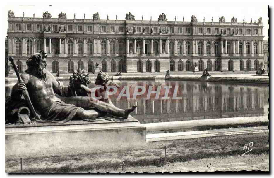 CPA Versailles Le palais et le parterre d'eau