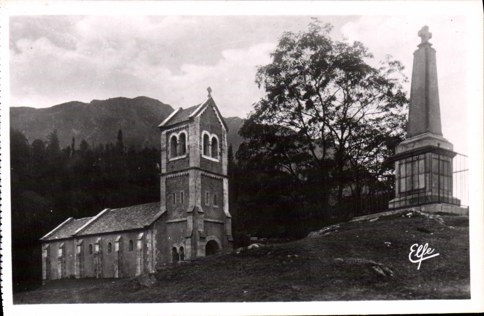 CPA Luz Chapelle De Solferino Et L'Obelisque