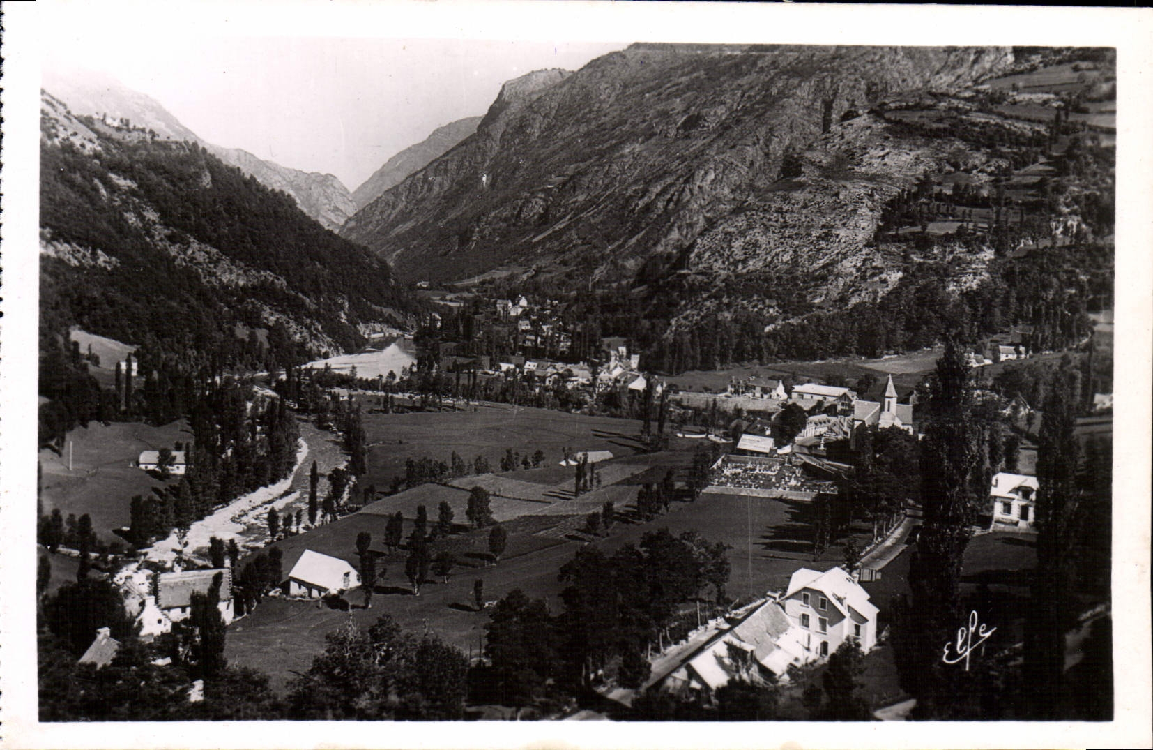 CPA Valle De Gedre Le Village Et Le Gave De Gavarnie