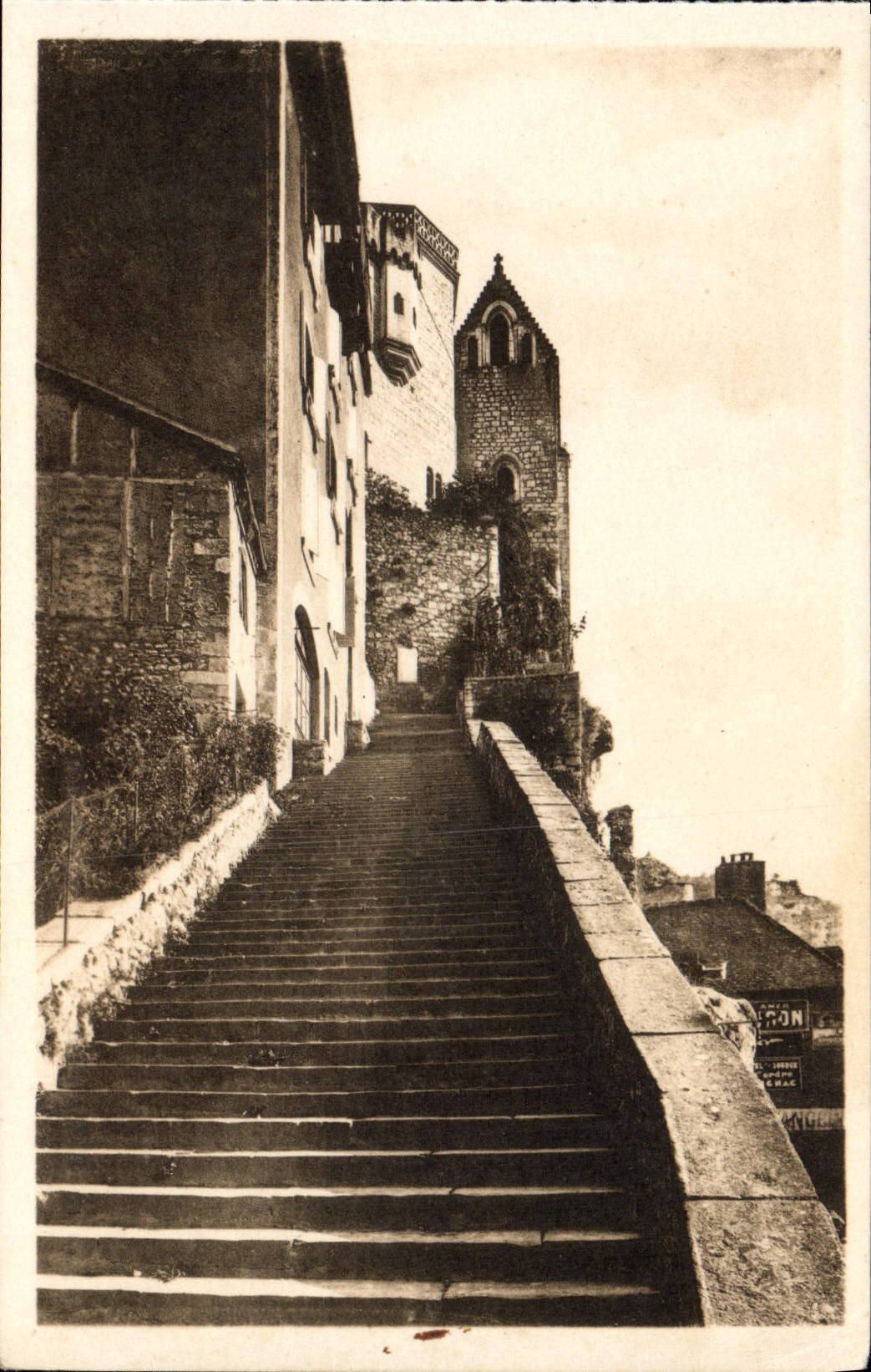 Rocamadour — Grand escalier du Sanctuaire (216 marches) — C.M. des Arts Photomécaniques, Paris