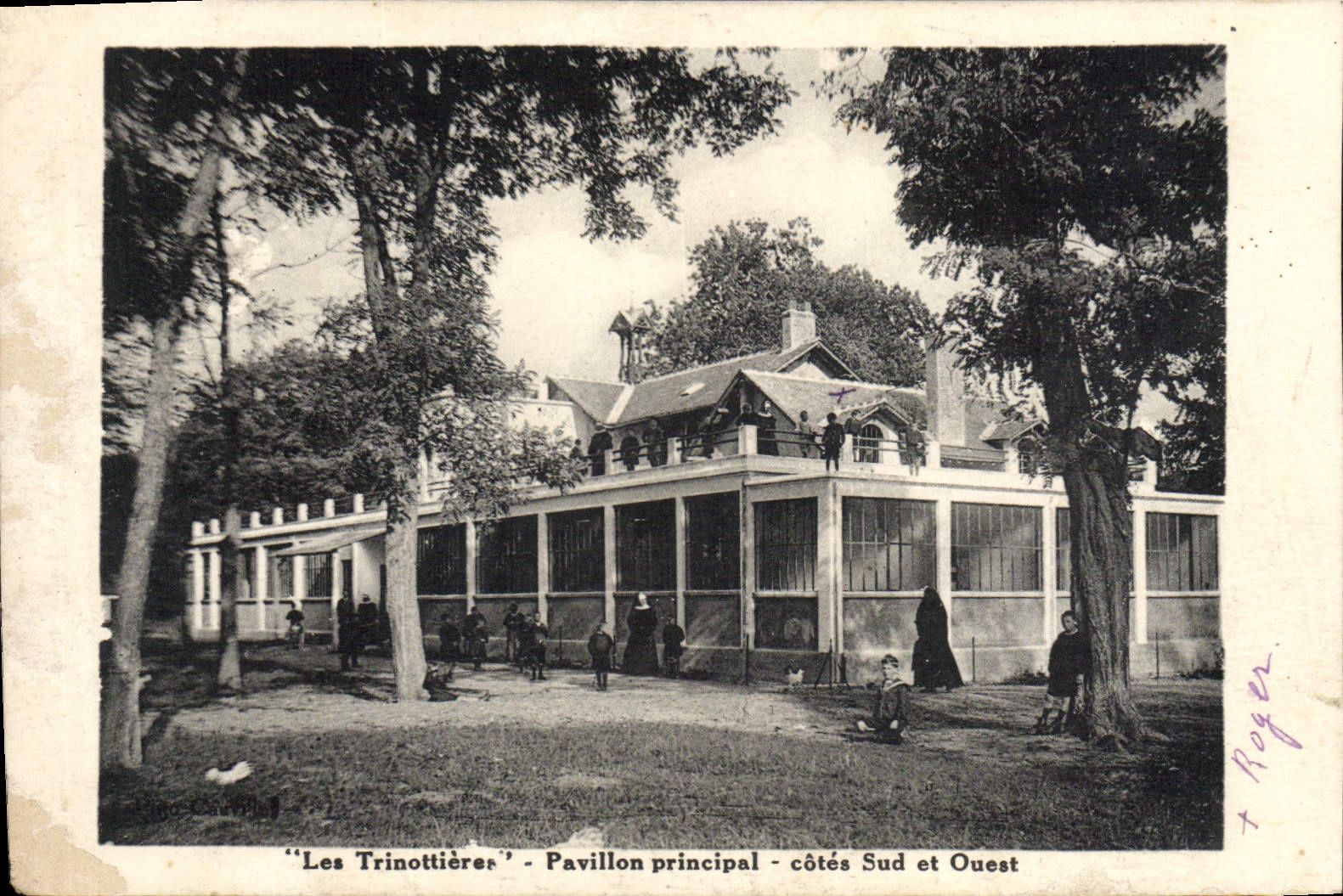 CPA Les Trinottieres Pavillon principal cotes Sud et Ouest Enfants