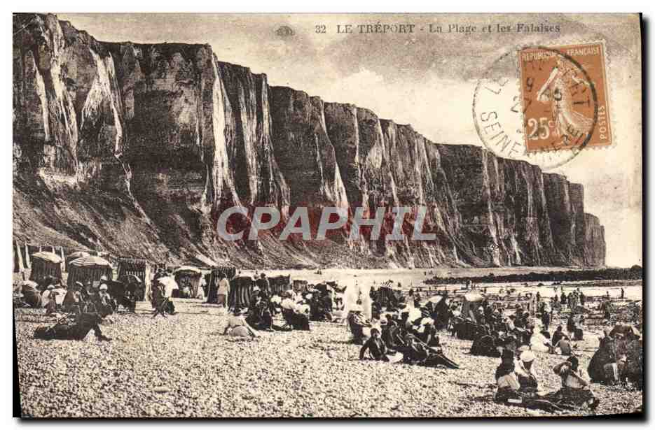 CPA Le Treport La Plage et les Falaises 