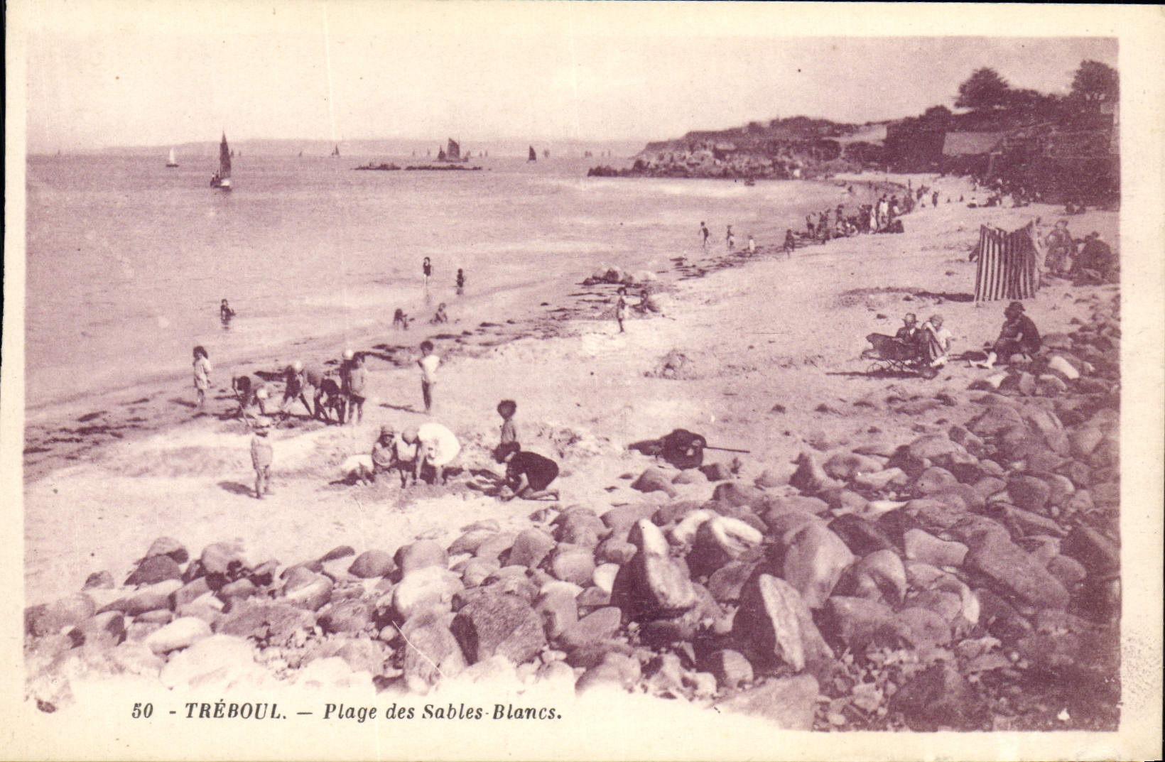 CPA Treboul Plage des Sables Blancs Enfants