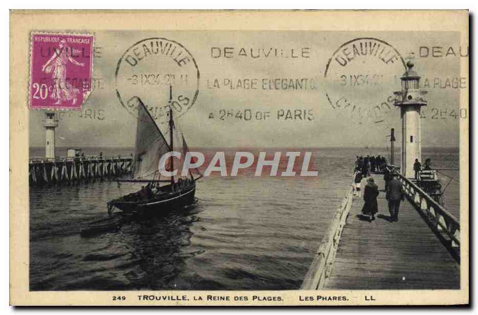 CPA Trouville la Reine des Plages Les Phares Bateau Phare