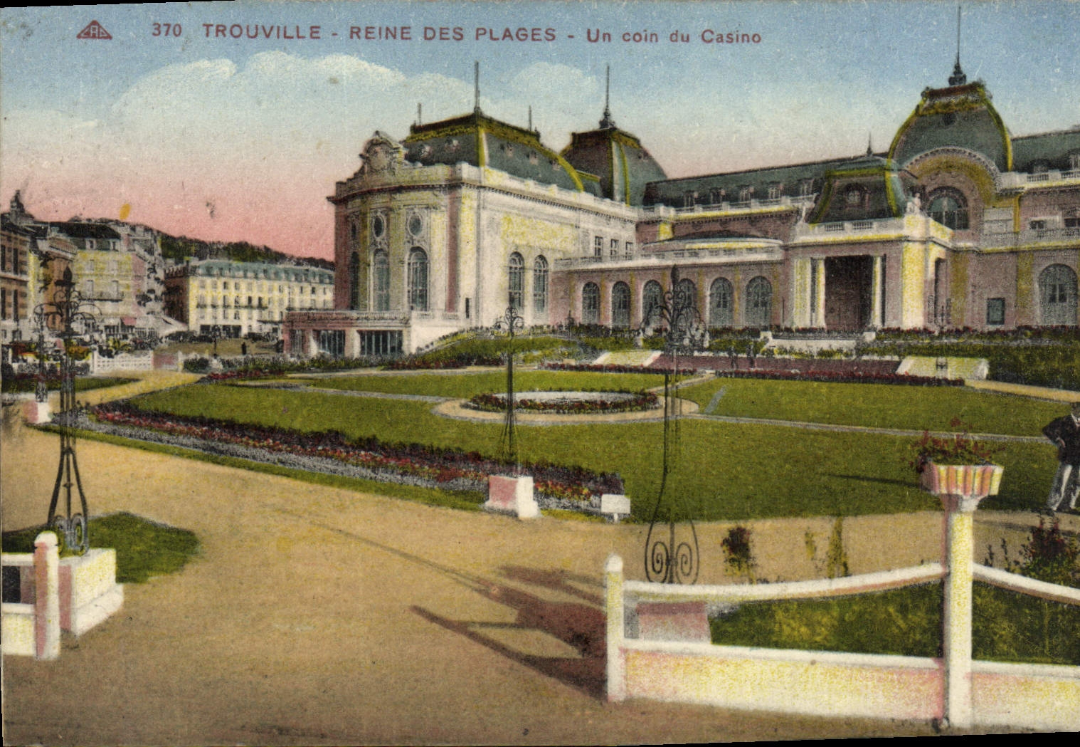 Trouville - Reine des Plages - Un coin du Casino