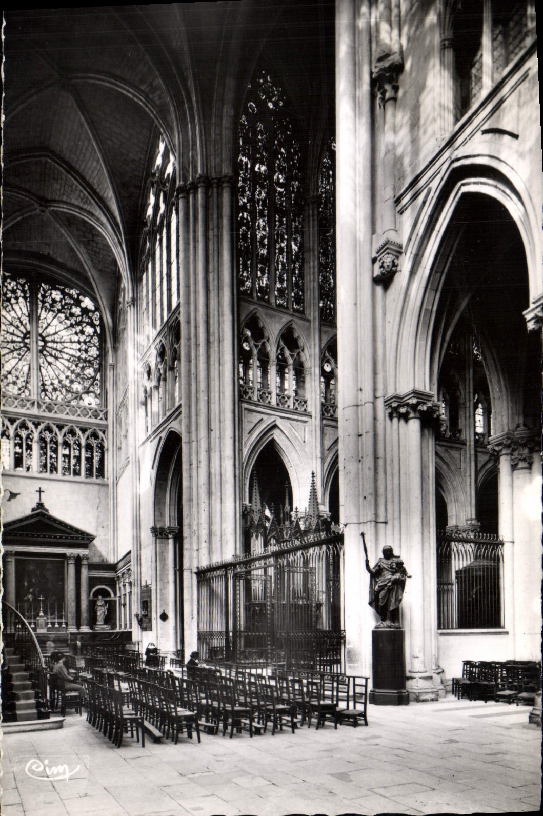 CPM Tours Interieur de la Cathedrale St Gatien 