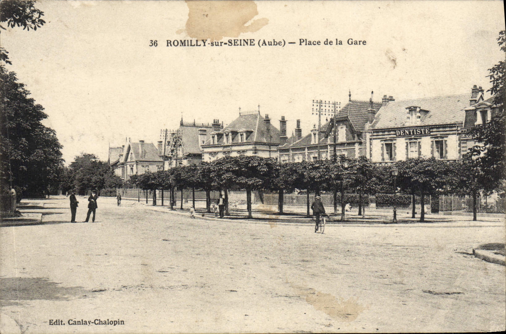 CPA Romilly sur Seine Place de la Gare Cachet Commanderie d'Etapes Depot d'Eslopes Eslopes Militaria 
