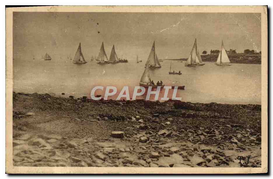 CPA Benodet Les Yachts prenant le large Bateaux