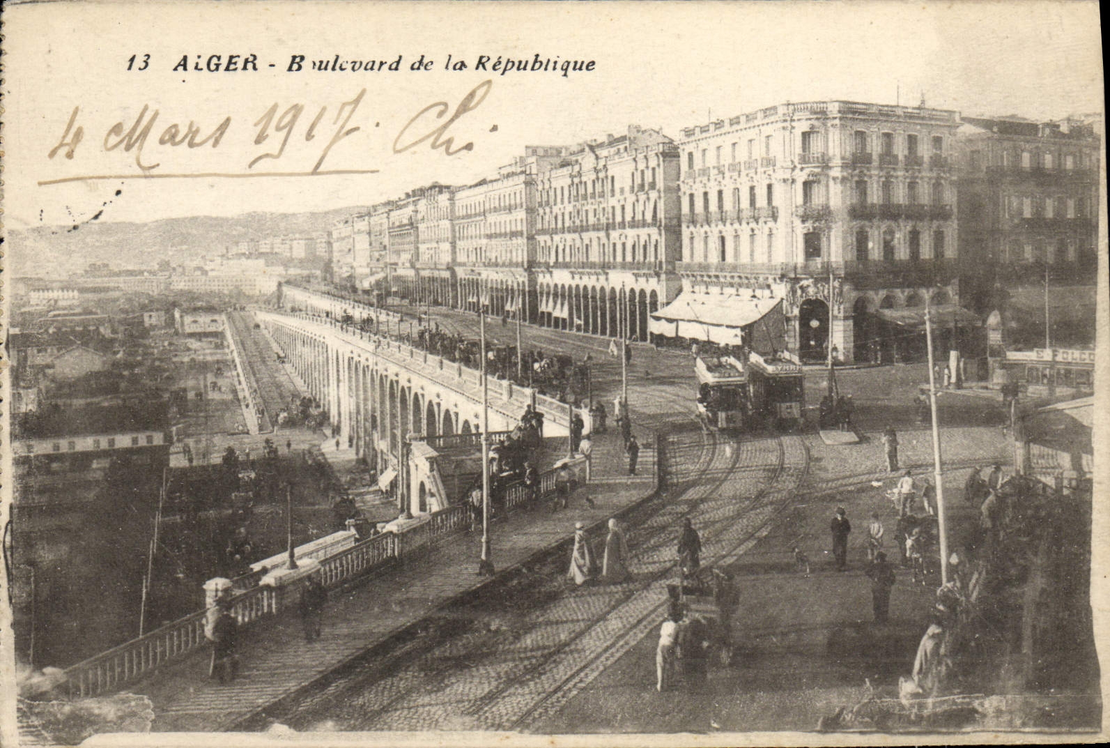 CPA Alger Boulevard de la Republique Cachet Foyer du soldat Tramway