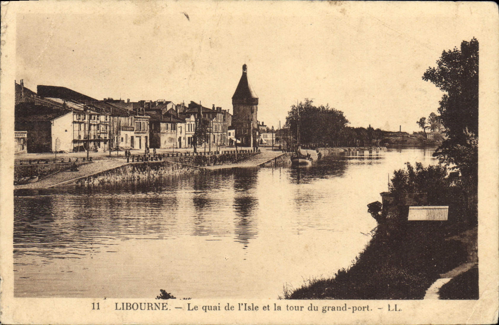 CPA Libourne Le quai de l'Isle et le tour du grand port 