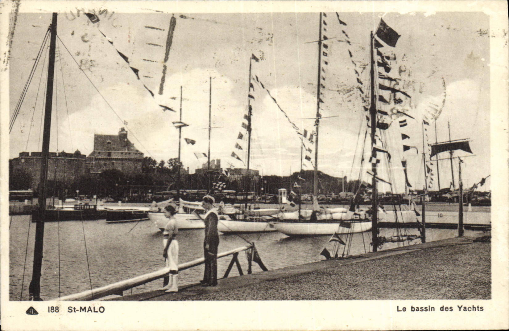 St-Malo — Le bassin des Yachts — CPAHIL 188