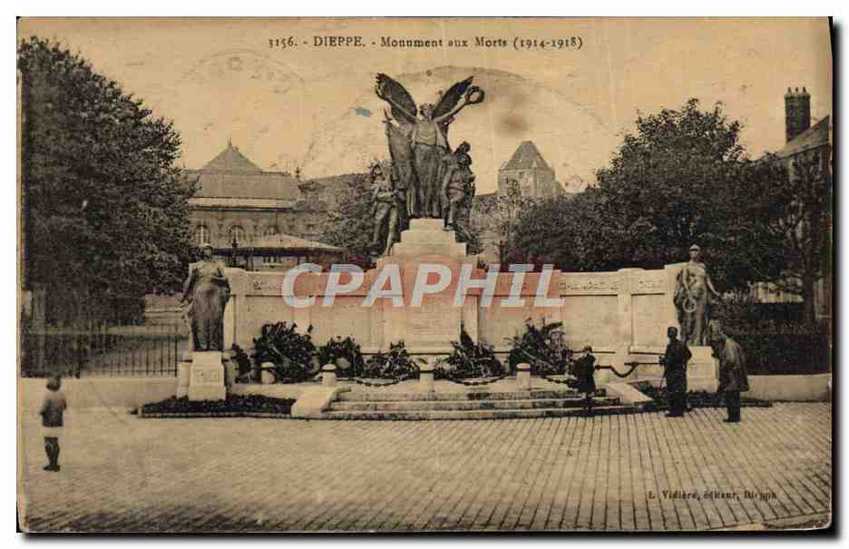 CPA Dieppe Monument aux Morts 