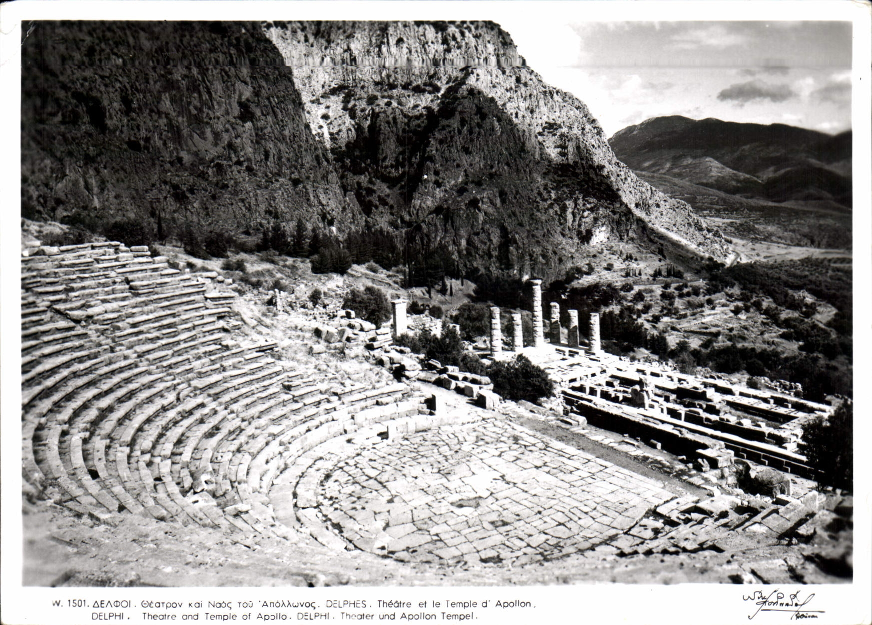 CPA Delphes Theatre et le temple d'Apollon