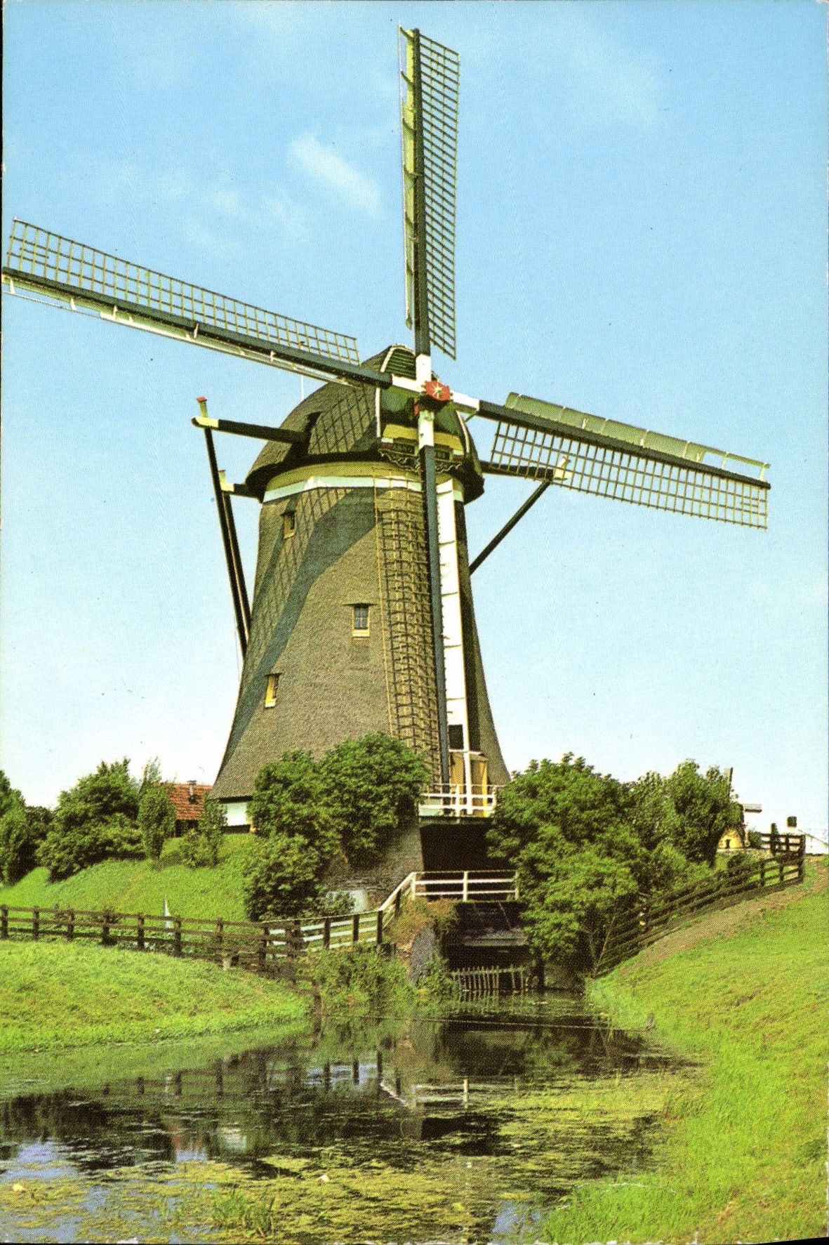 Ondermolen van Driemanspolder — Hamlet de Wilsveen — LEIDSCHENDAM / HOLLAND