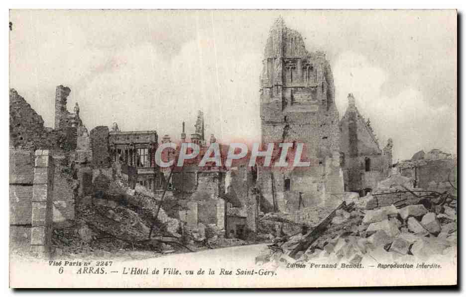 Arras — L'Hôtel de Ville vu de la Rue Saint-Géry — Édition Fornand Benott