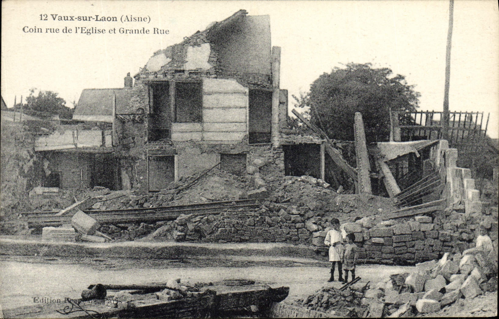 Vaux-sur-Laon (Aisne) — Coin rue de l'Église et Grande Rue — Édition Réaumont