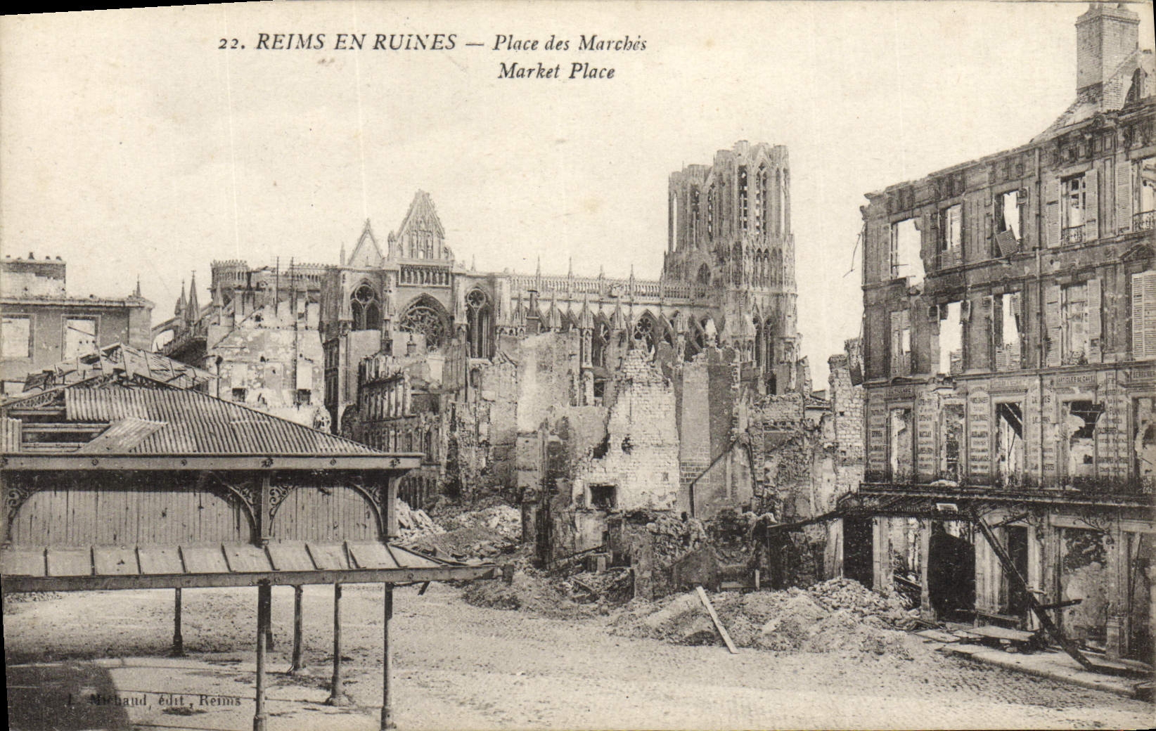 CPA Reims En Ruines Place Des Marches Militaria