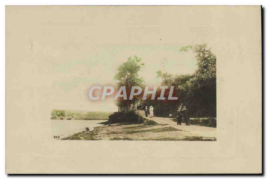 CPA Couple au bord de l'eau Femme 