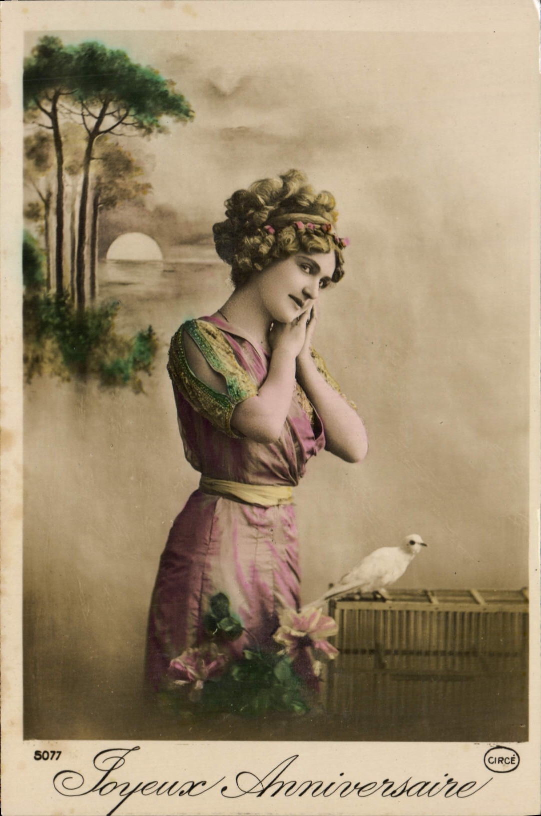 CPA Fantaisie Femme Colombe
