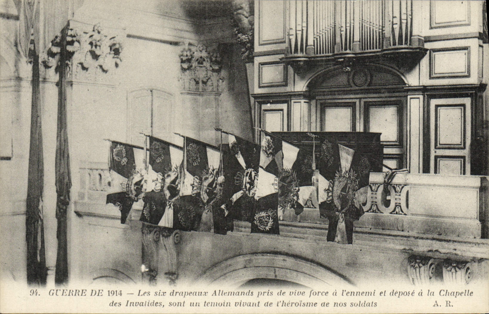 CPA Les six drapeaux allemands Chapelle des Invalides Militaria Paris 