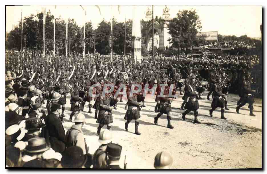 CPA Paris Defile des Fetes du 19 juillet 1919 Militaria
