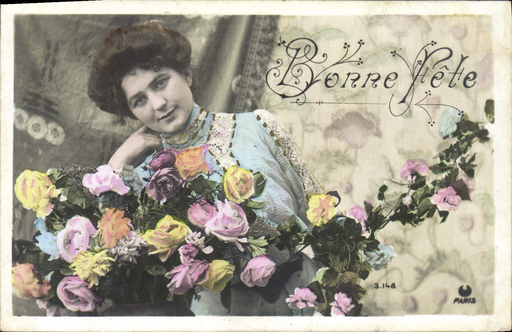 Jeune femme avec bouquet de roses — Bonne Fête — Paris, n° 3.148