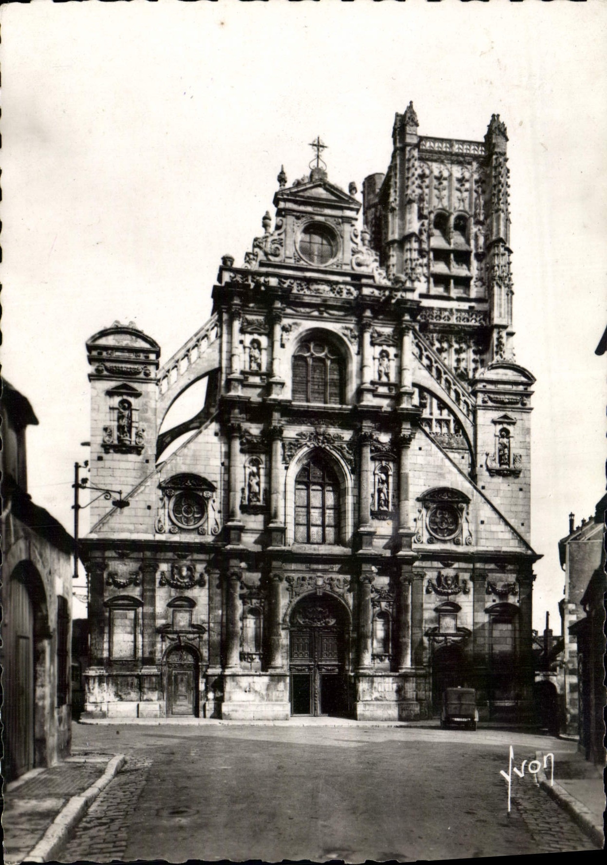 CPM Auxerre Eglise St Pierre