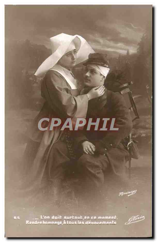 CPA Fantaisie Femme Soldat Militaria Infirmiere Soeur