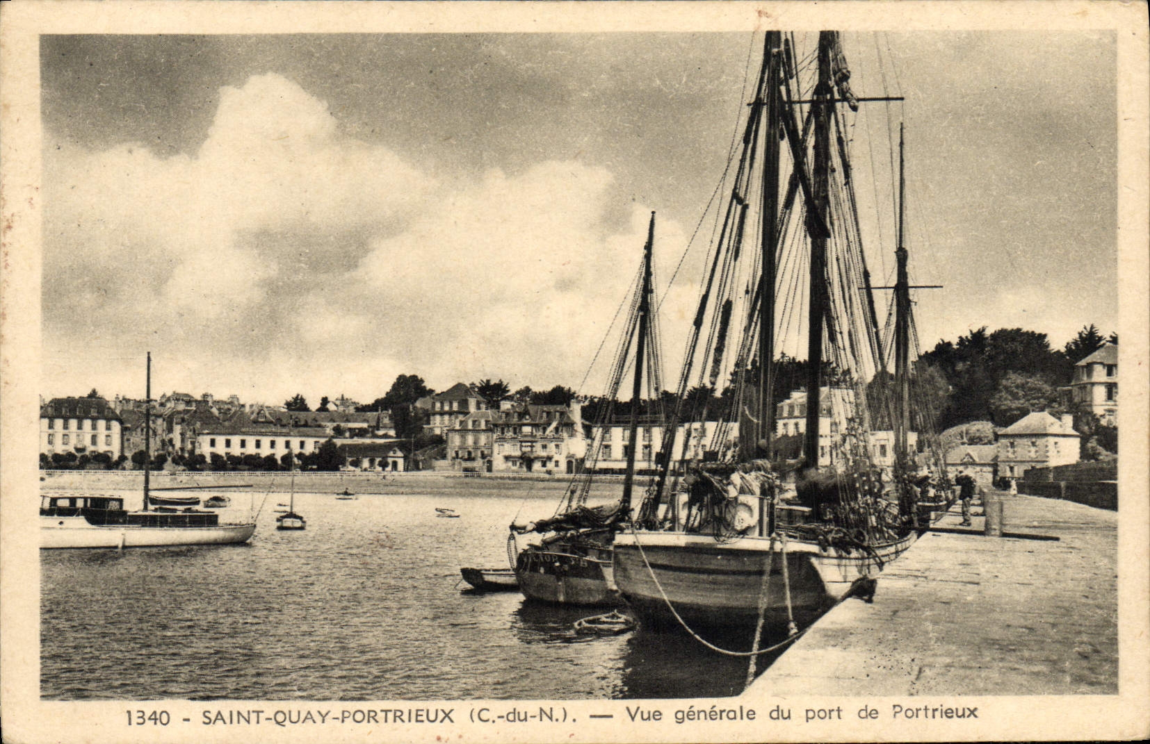 Saint-Quay-Portrieux (C.-du-N.) — Vue générale du port de Portrieux