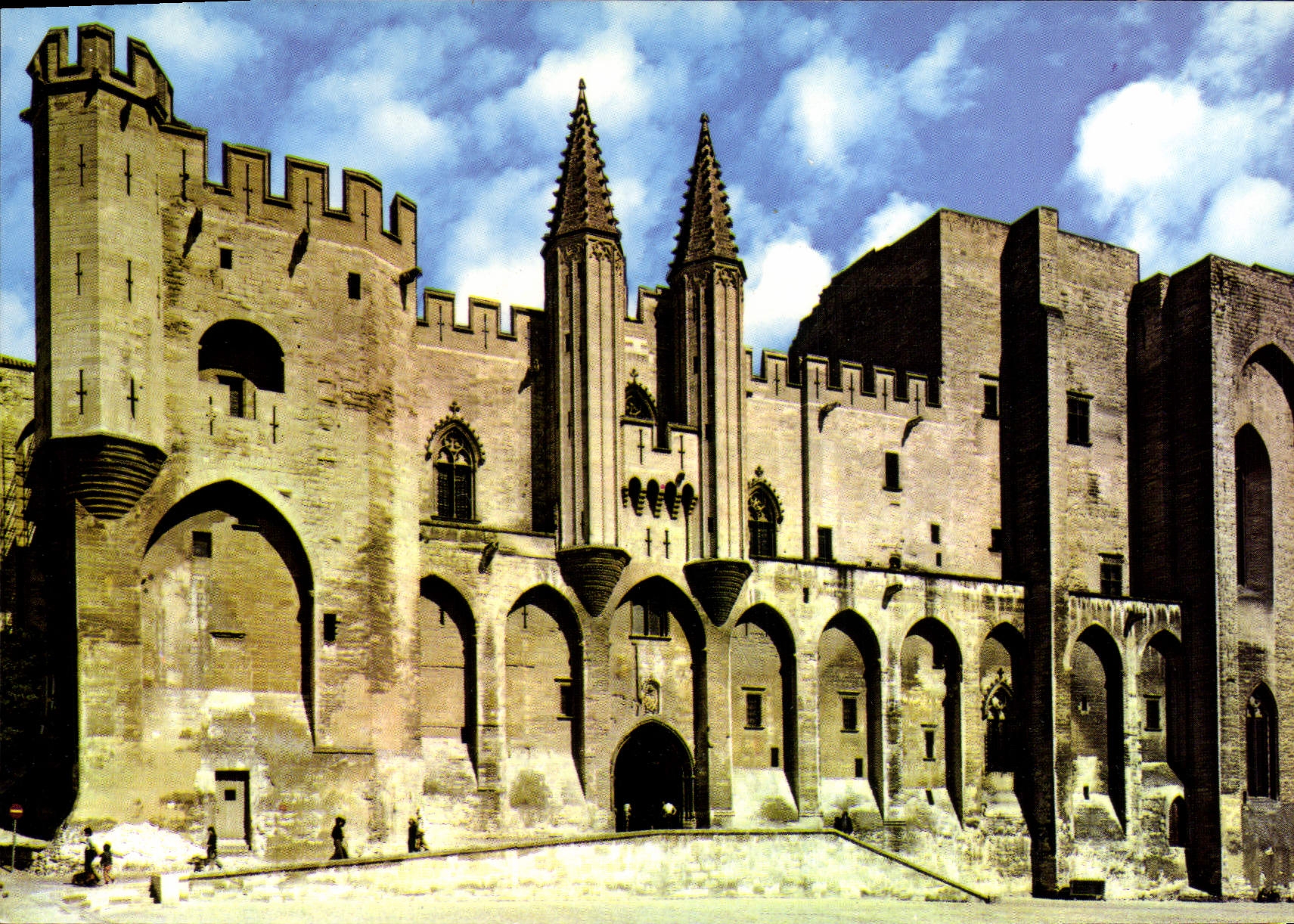 CPM Avignon Palais Des Papes le palais de Clement VI facade occidentale