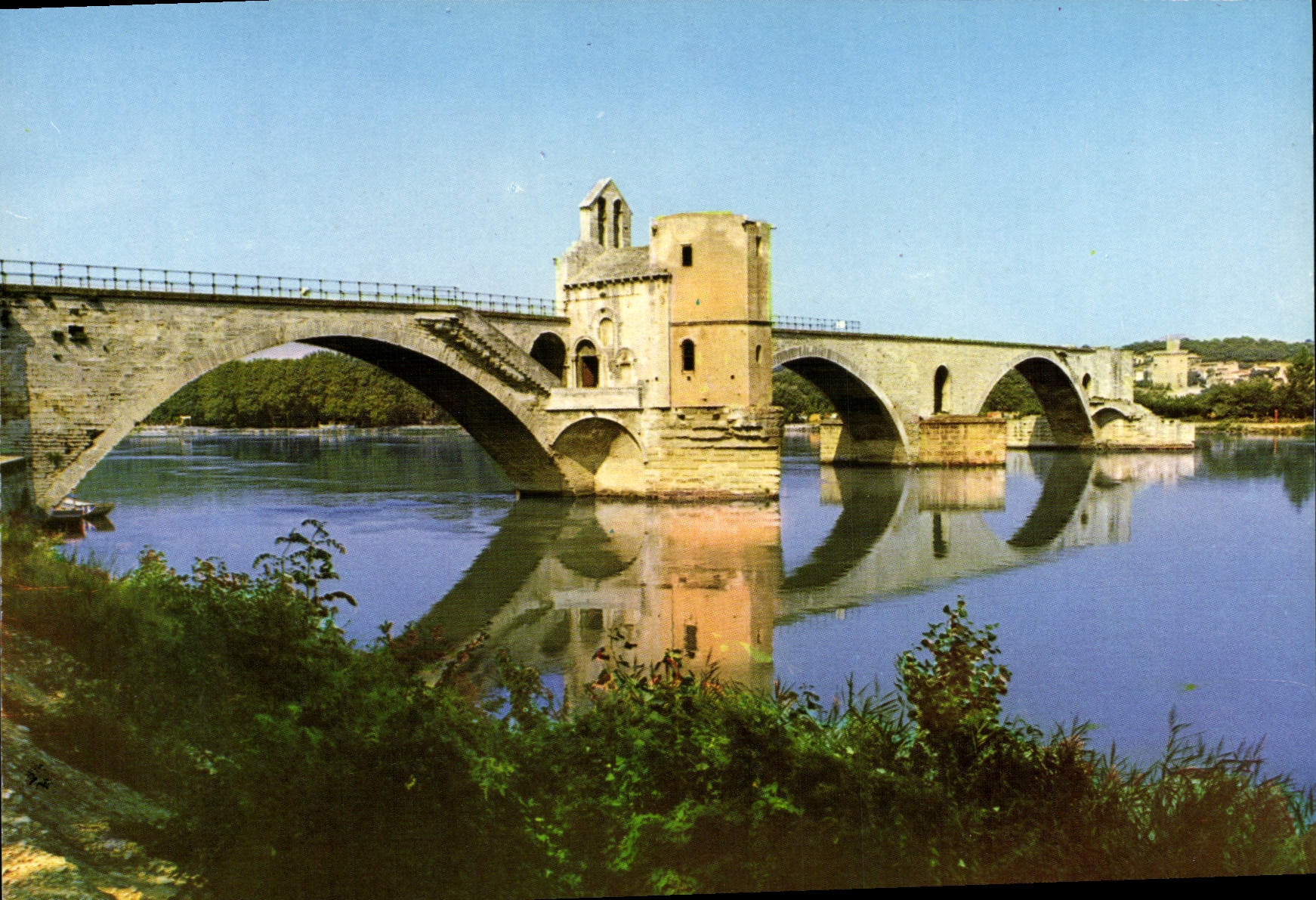 CPM Avignon Le pont St Benezet construit par St Benezet 
