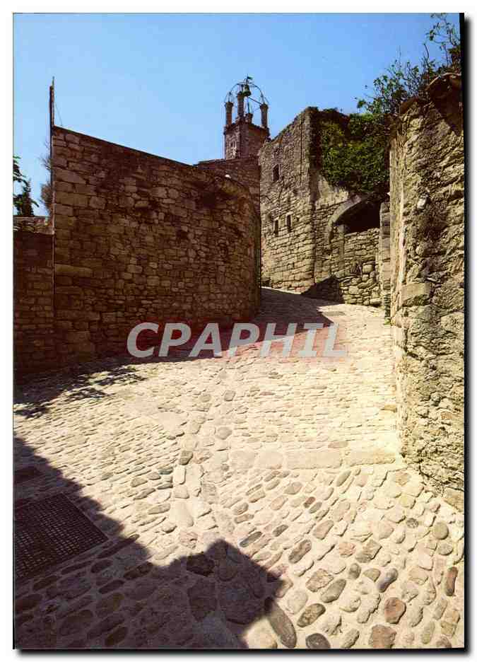 CPM Lacoste Une rue du Village du Marquis de Sade 