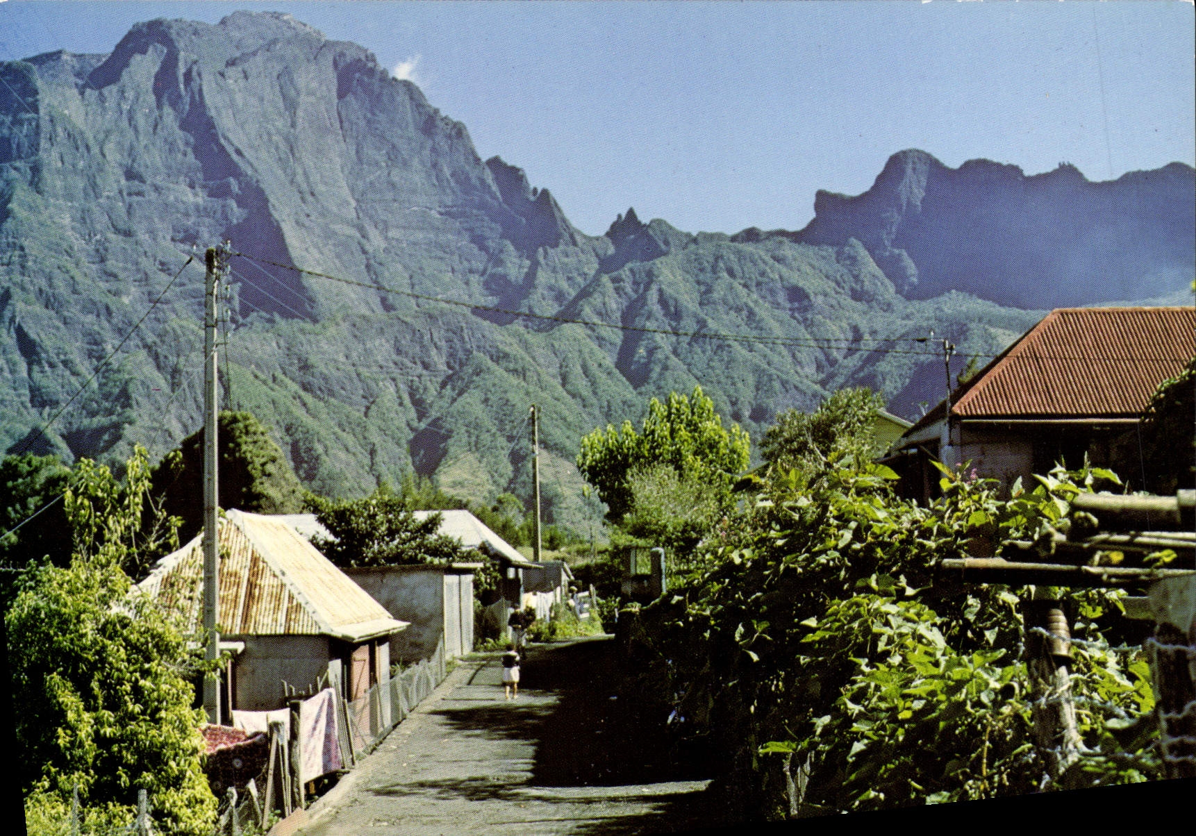 CPM Ile de la Reunion Ruelle typique a Cilaos 