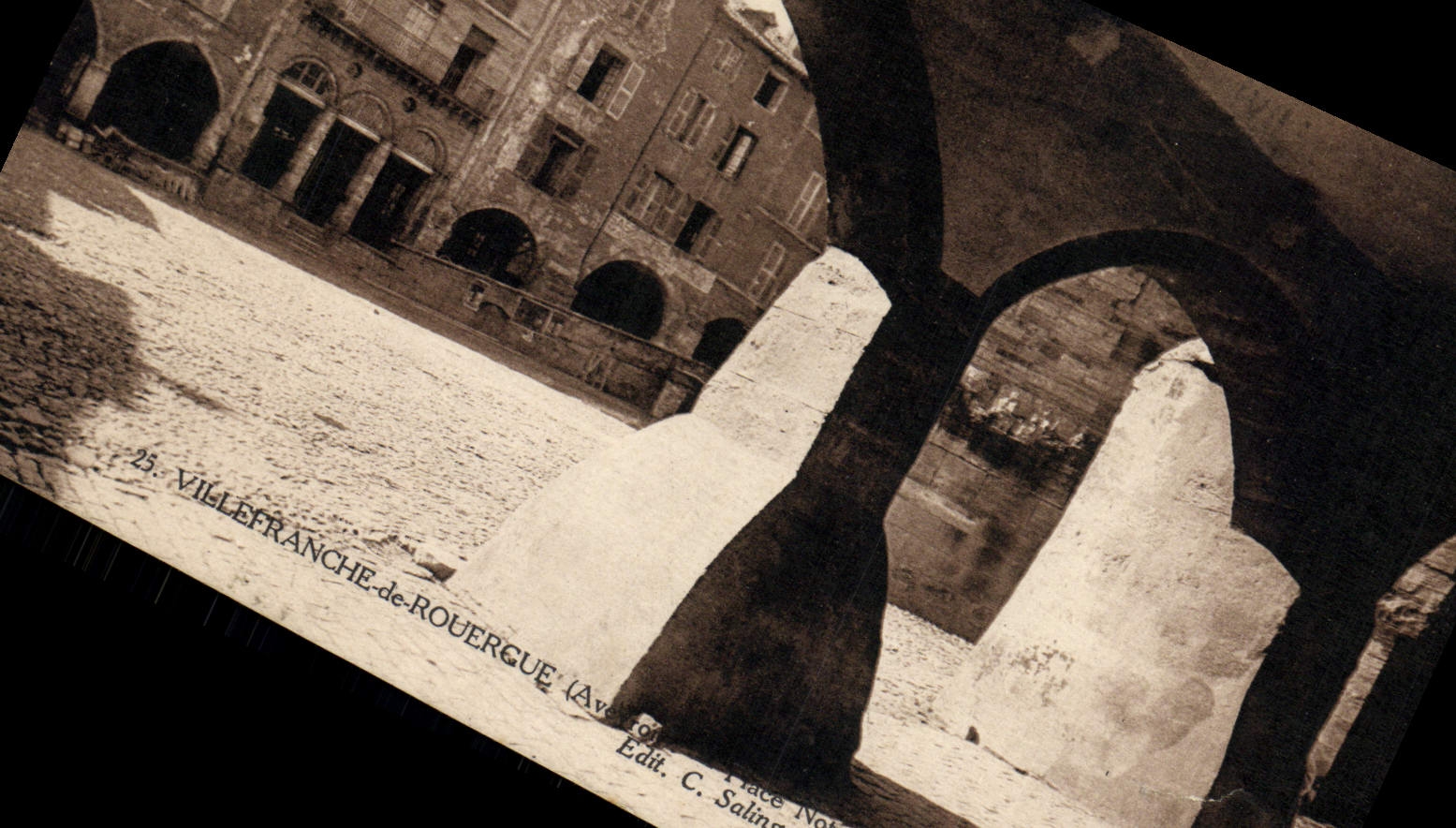 Villefranche-de-Rouergue — Place Notre-Dame — Edit. C. Saling