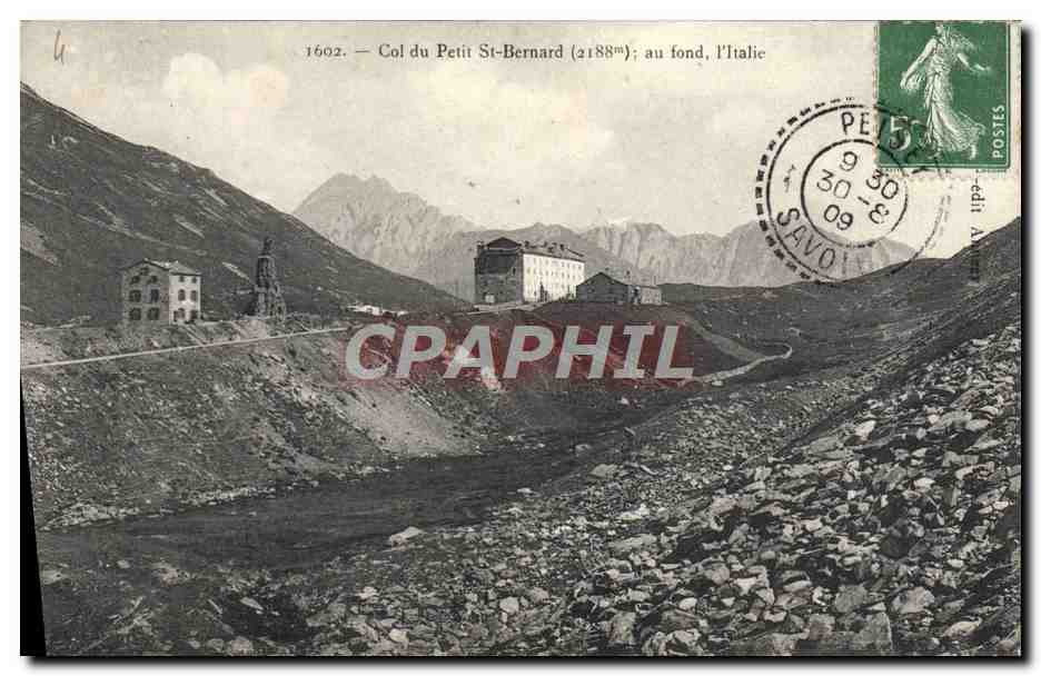 CPA Col de Petit St Bernard au fond l'ltalie Cachet Peisey