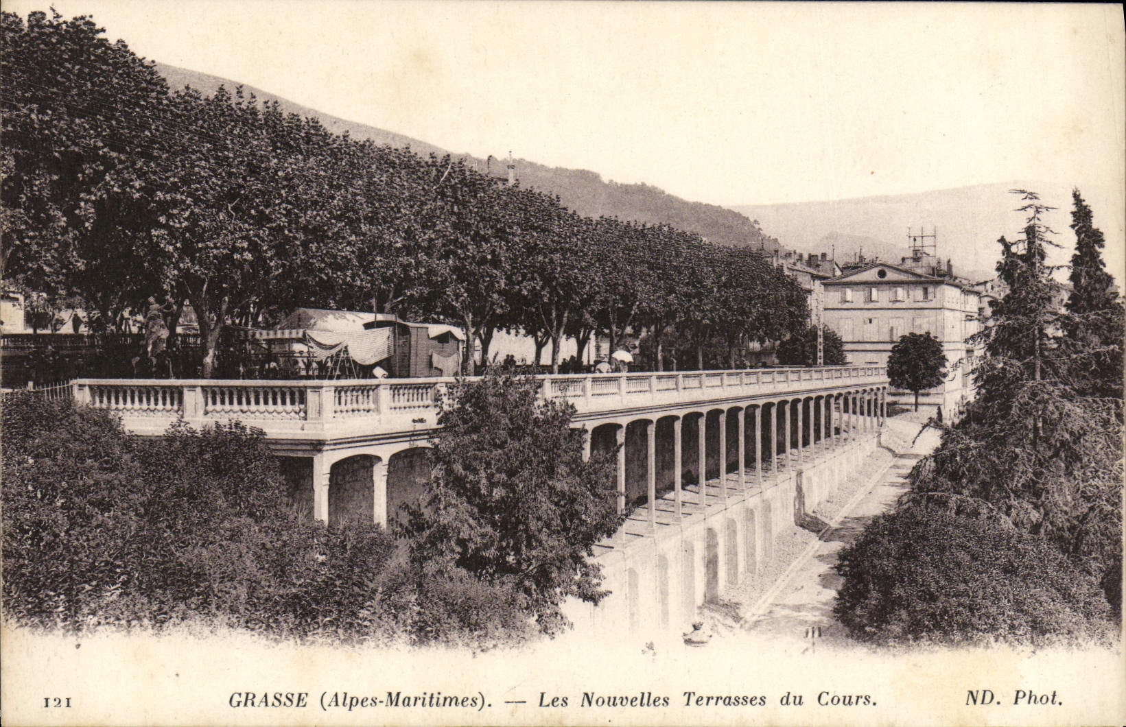 Grasse (Alpes-Maritimes) — Les Nouvelles Terrasses du Cours — ND. Phot.