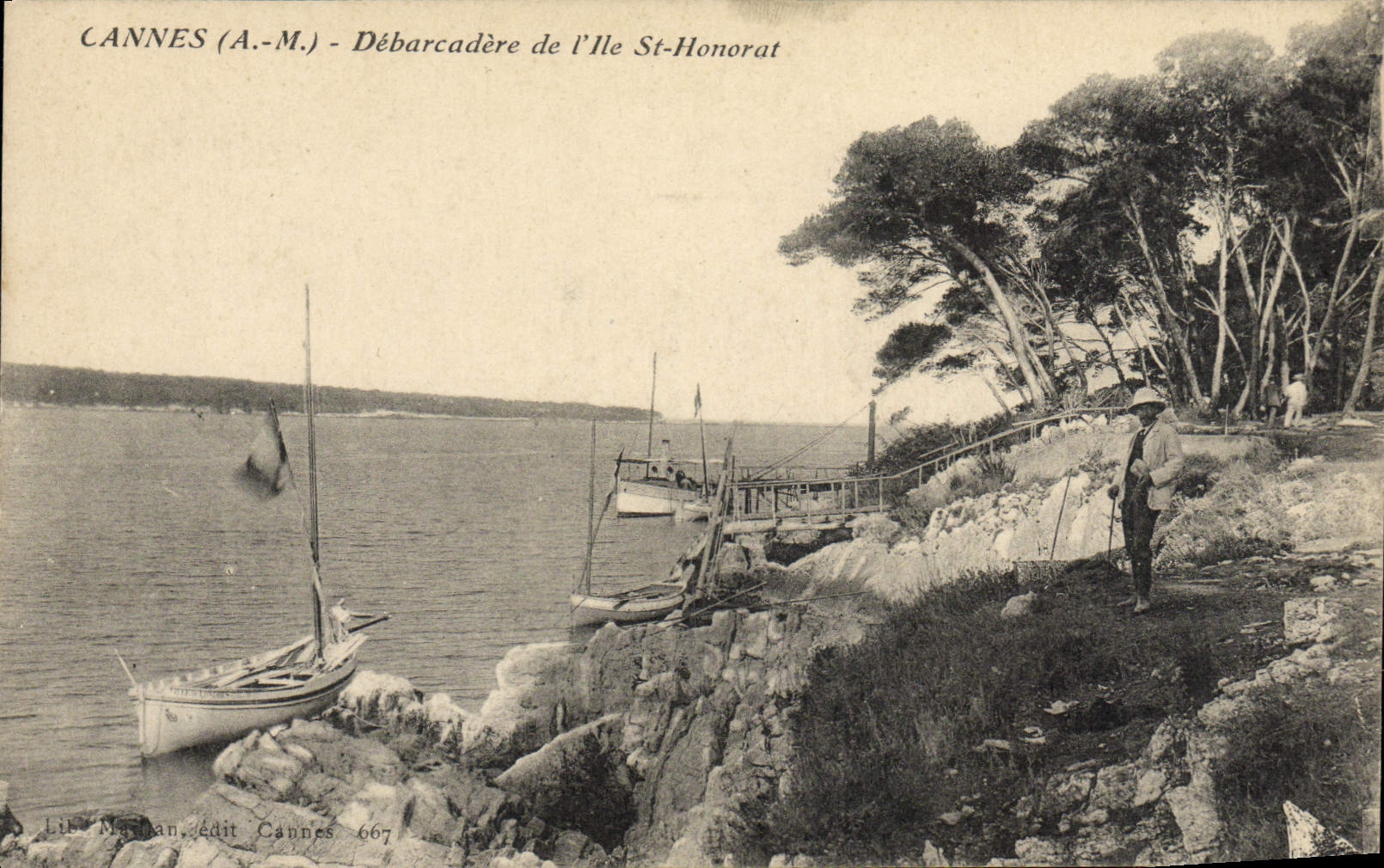 CPA Cannes Debarcadere de l'lle St Honorat Bateau