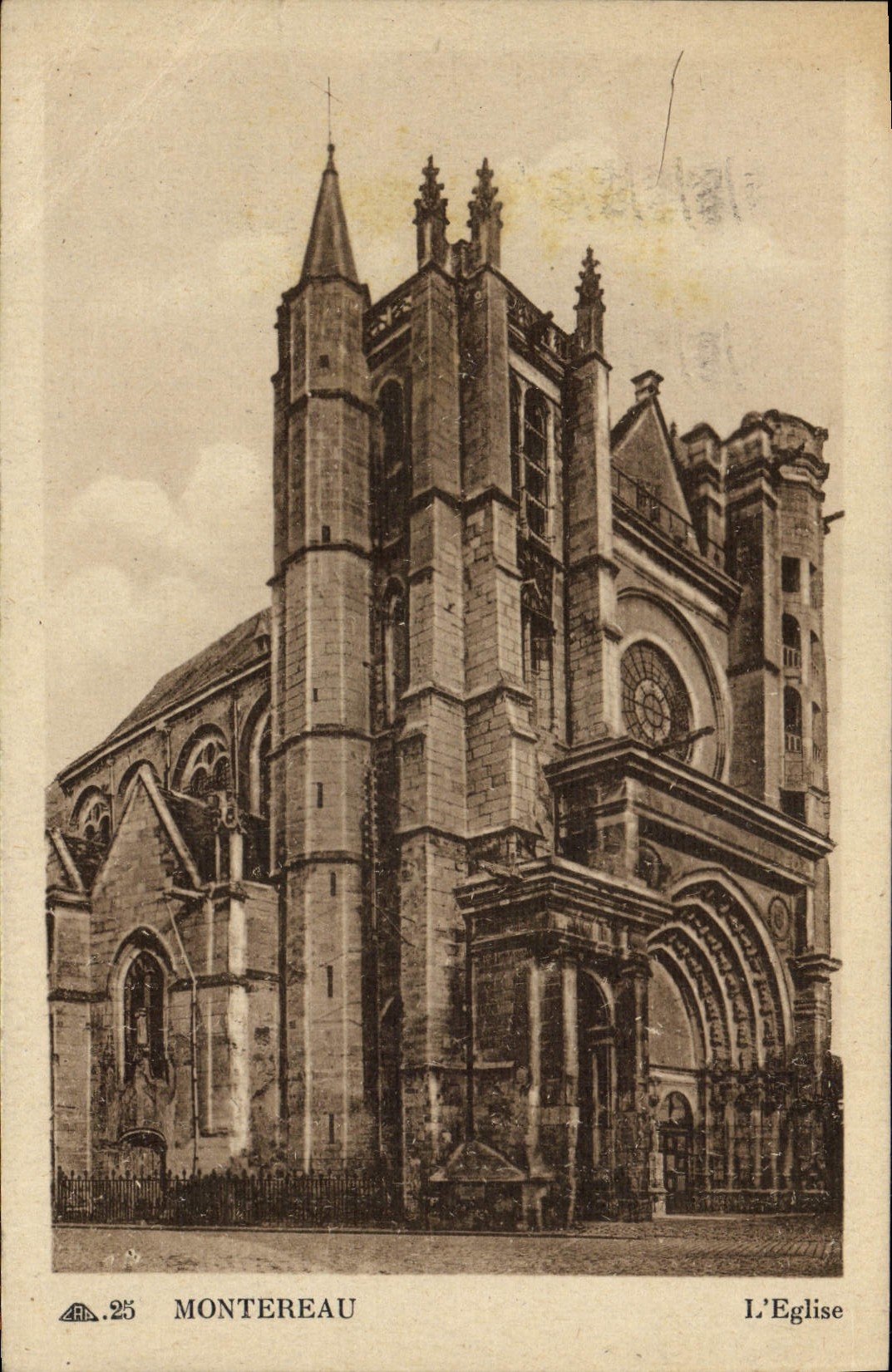 Montereau — L'Église — CPA n°25, éditeur Cie des Arts Mécaniques