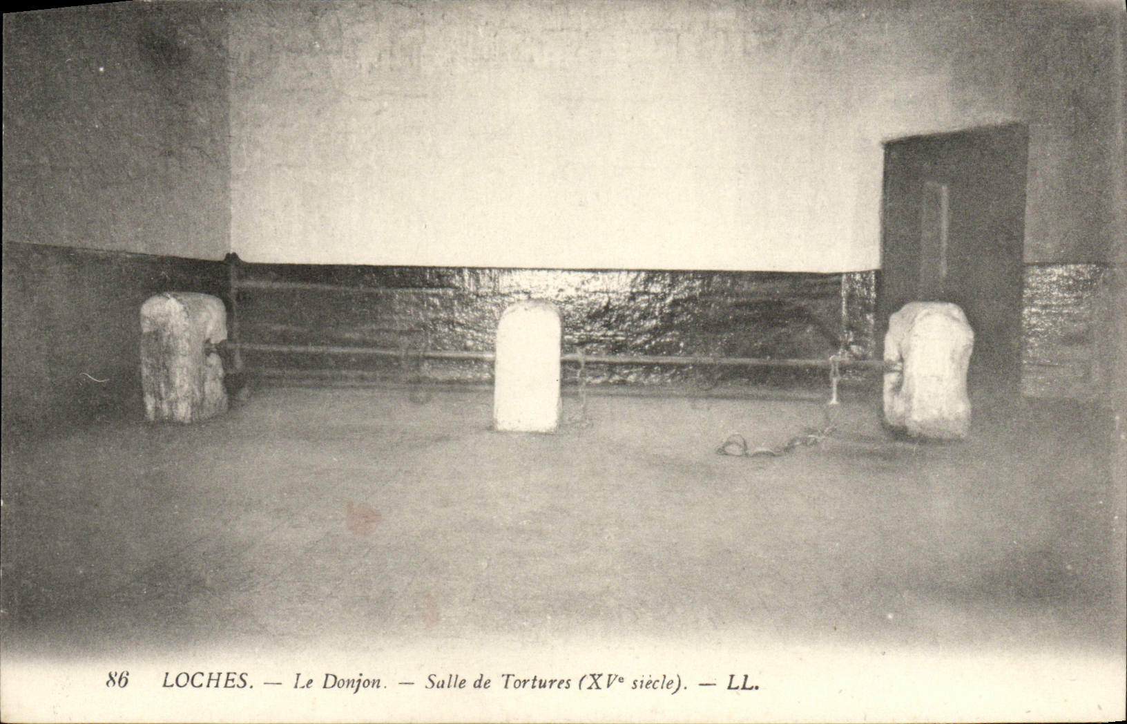 CPA Loches Le Donjon Sulle de Tortures 