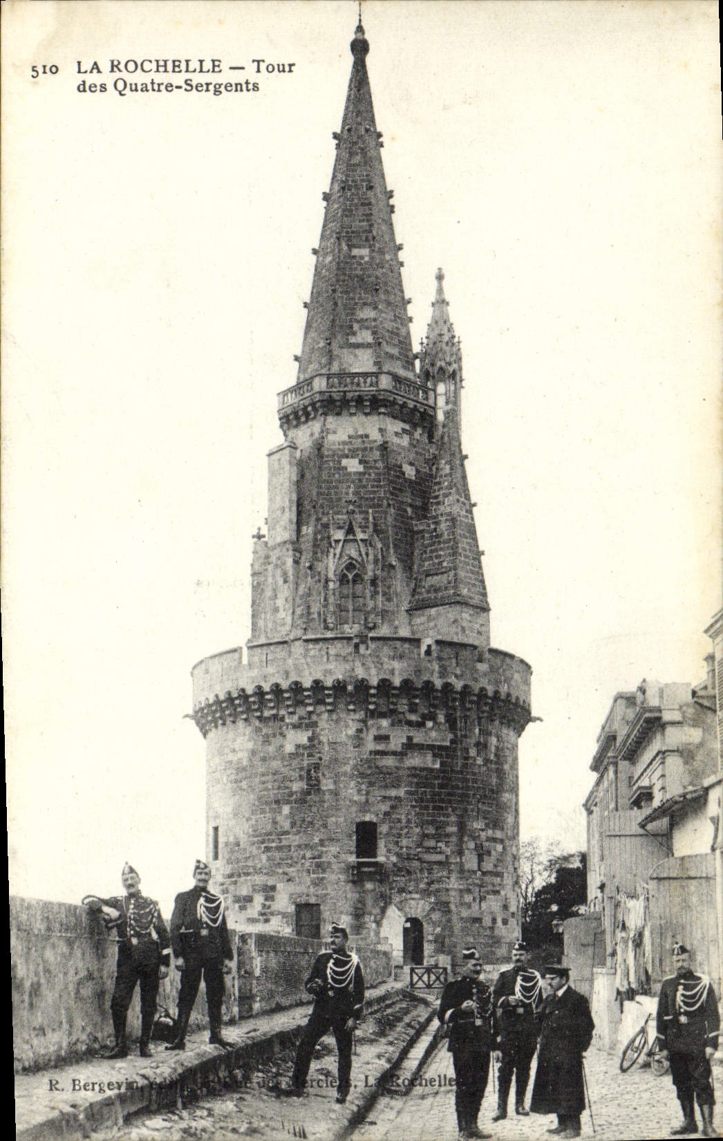 CPA La Rochelle Tour des Quatre Sergents Militaria 