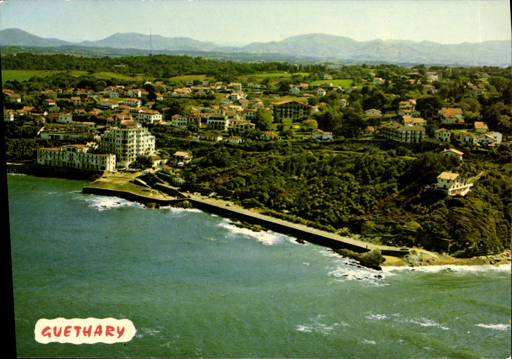 CPM Guethary Vue generale Au premier plan le casino le port et la digue 