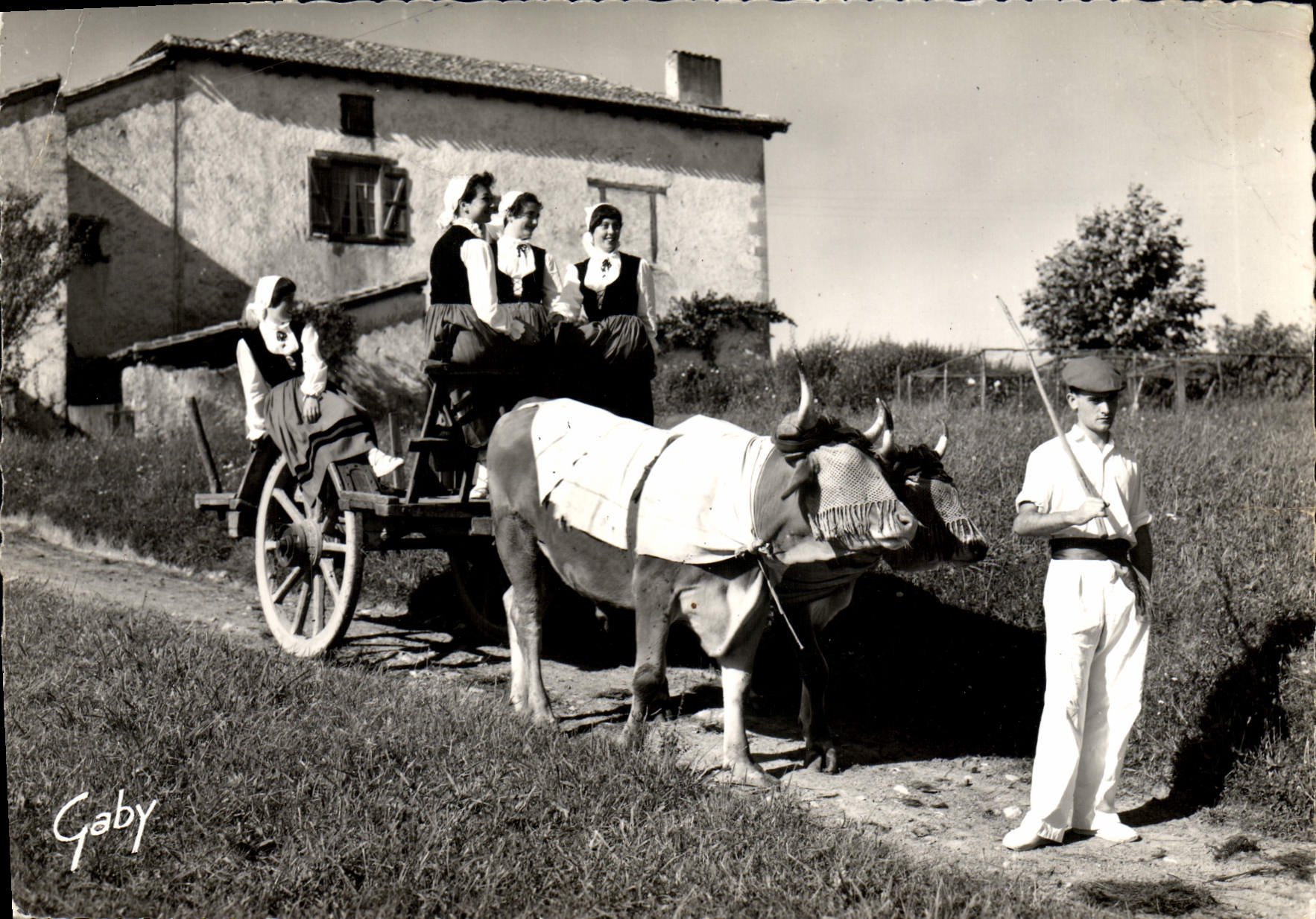 Folklore de France — 11 - Le Pays Basque (B.P.) — Groupe d'Art Populaire Basque — Départ pour la Fête — Éditions Gaby