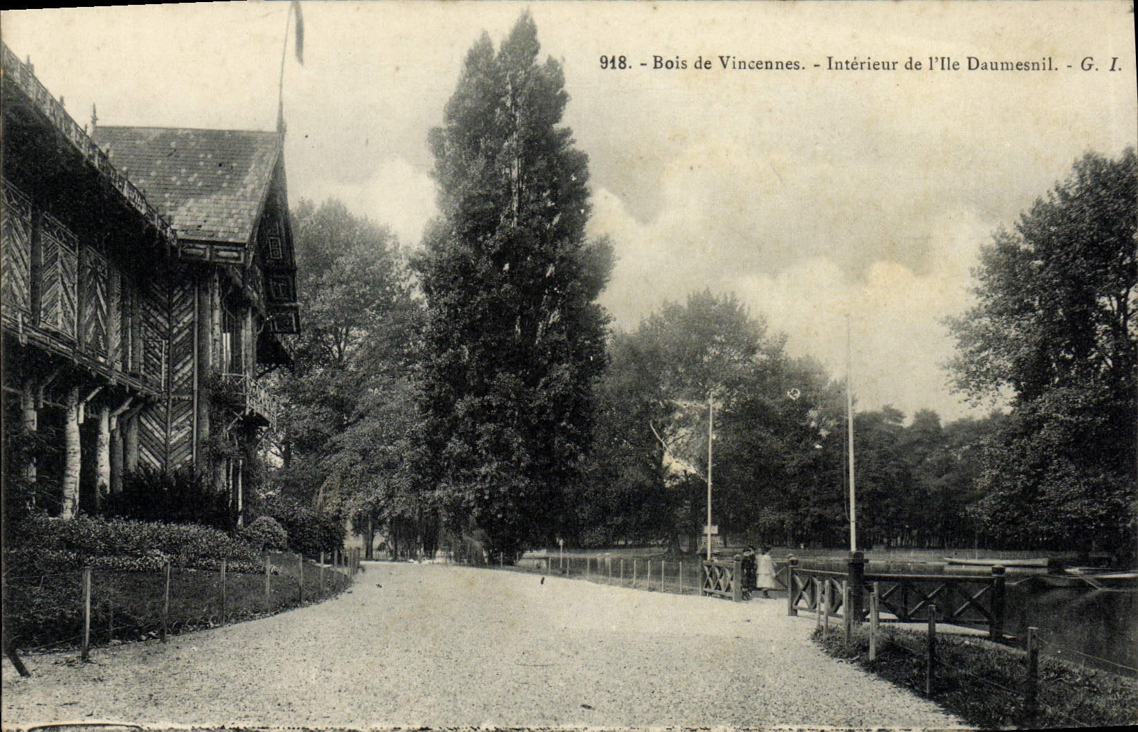 CPA Bois de Vincennes Interieur de l'lle Daumesnil