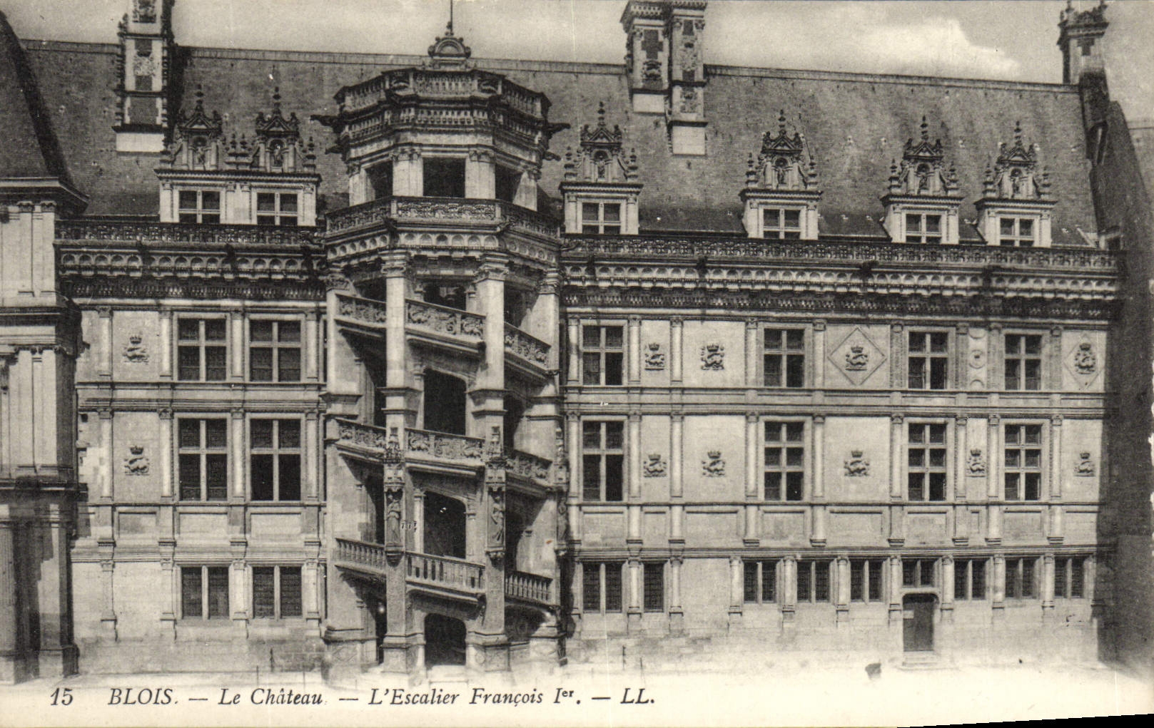 Blois — Das Schloss — Die Treppe von François I. — LL. — n°15