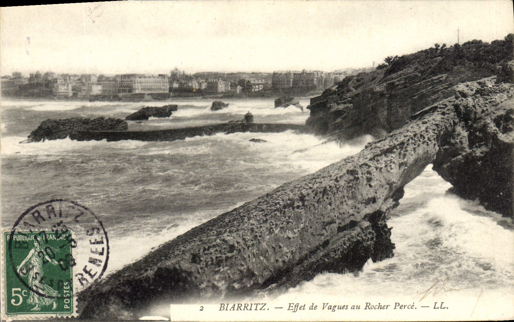 CPA Biarritz Effet De Vagyes Au Rocher Perce