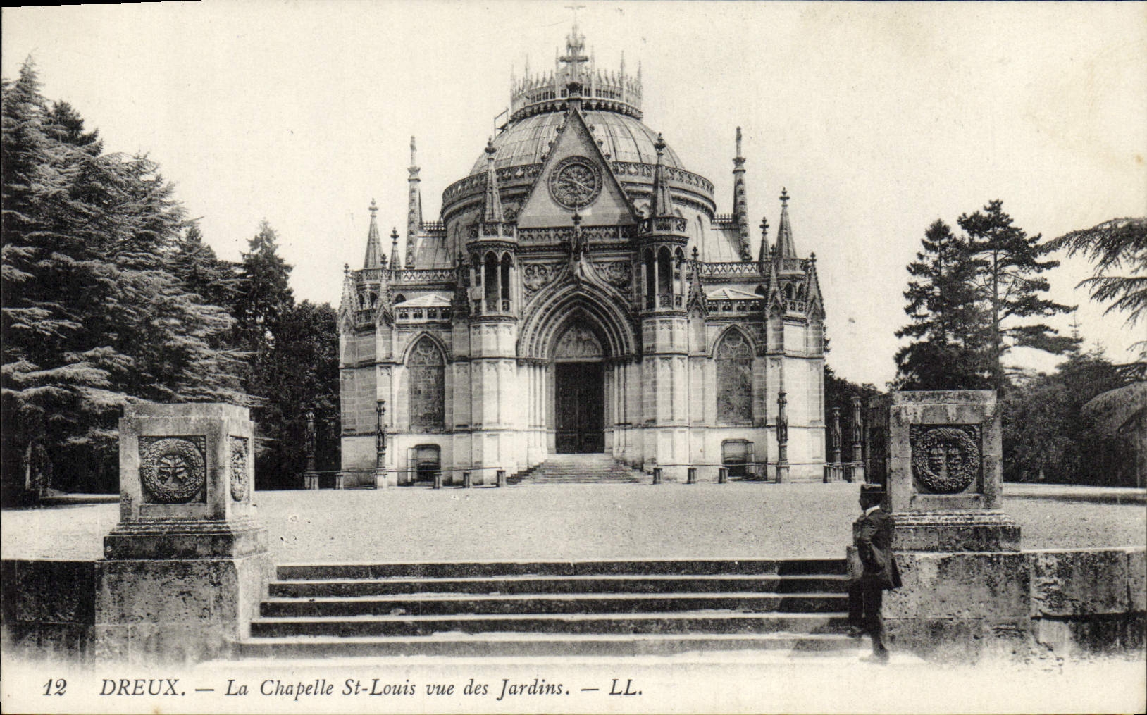 Dreux — La Chapelle Saint-Louis vue des Jardins — LL. n°12